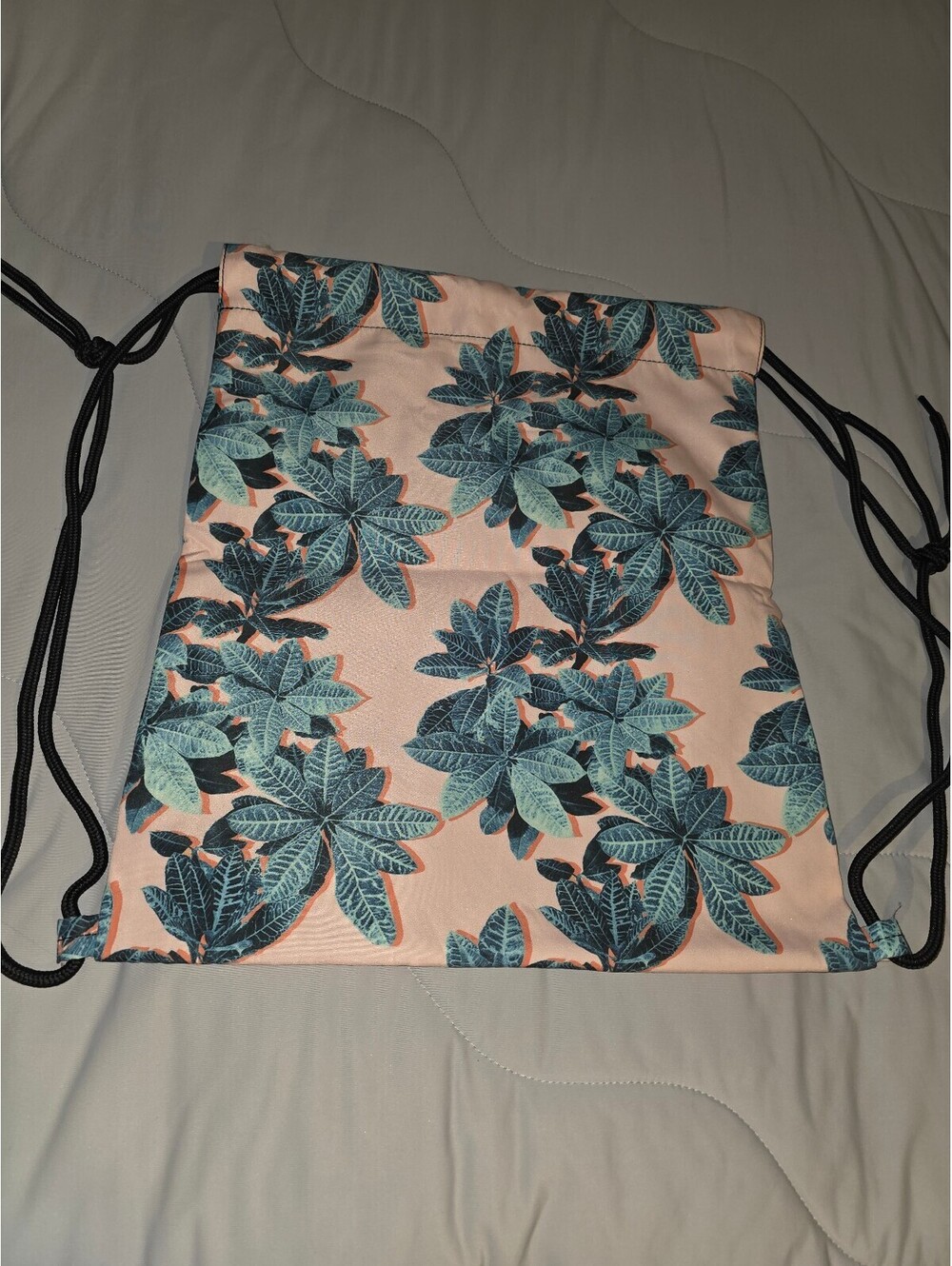 Hawaiian Print Drawstring Backpack - Excellent Condition - Picture 4 of 6
